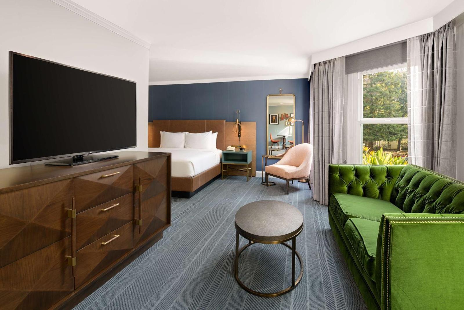 Hayes Mansion San Jose, Curio Collection by Hilton