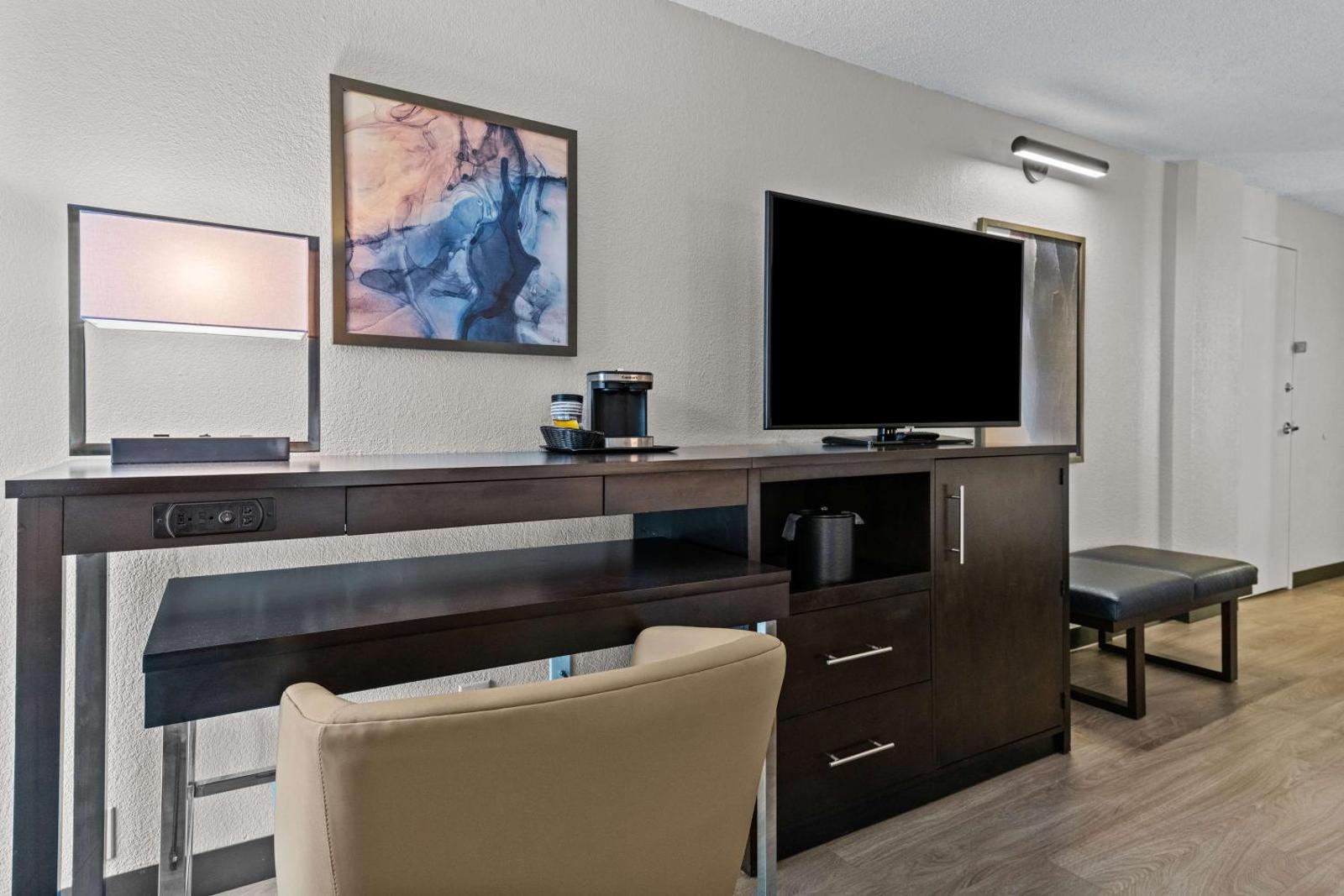 Holiday Inn Raleigh North - Capital Boulevard
