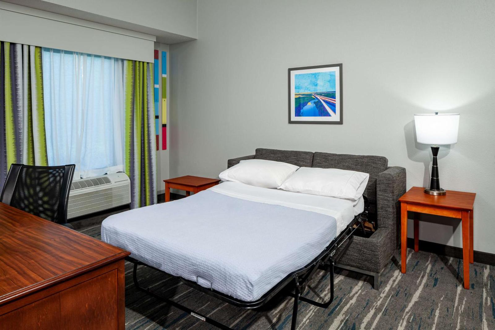 Hampton Inn & Suites Mobile I-65@ Airport Boulevard