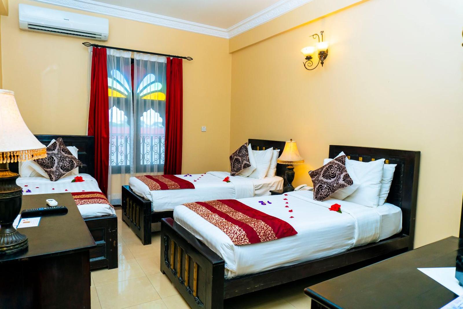 Golden Tulip Stone Town Boutique