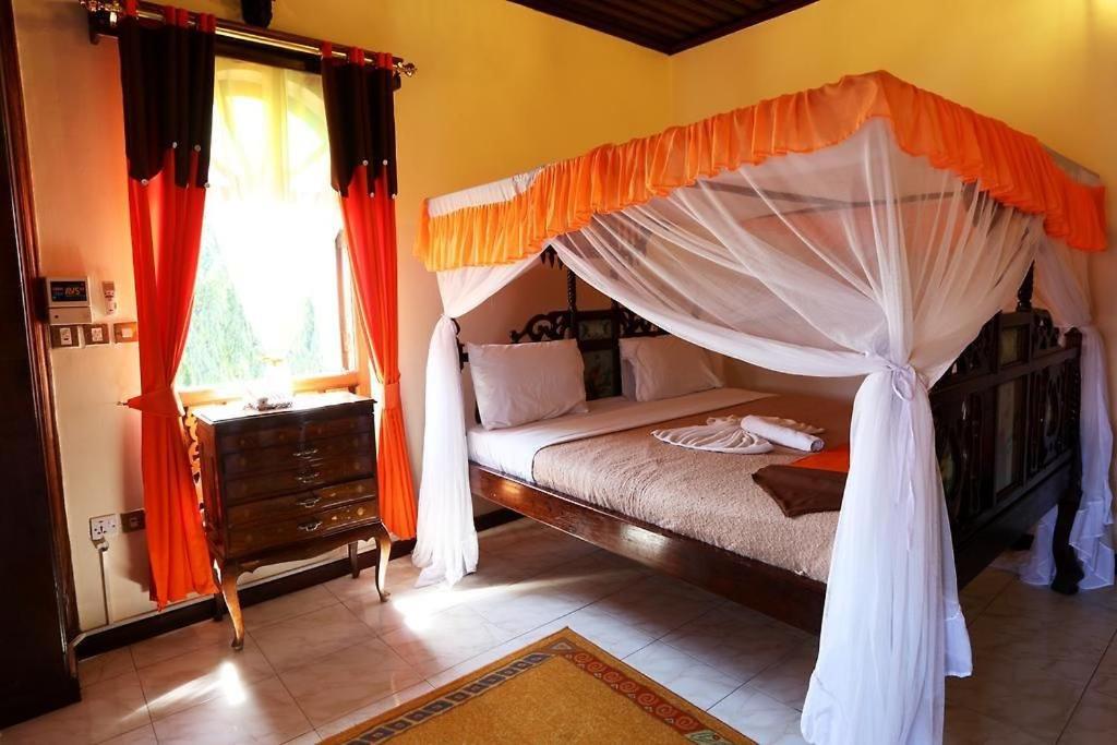 Tausi Palace Hotel