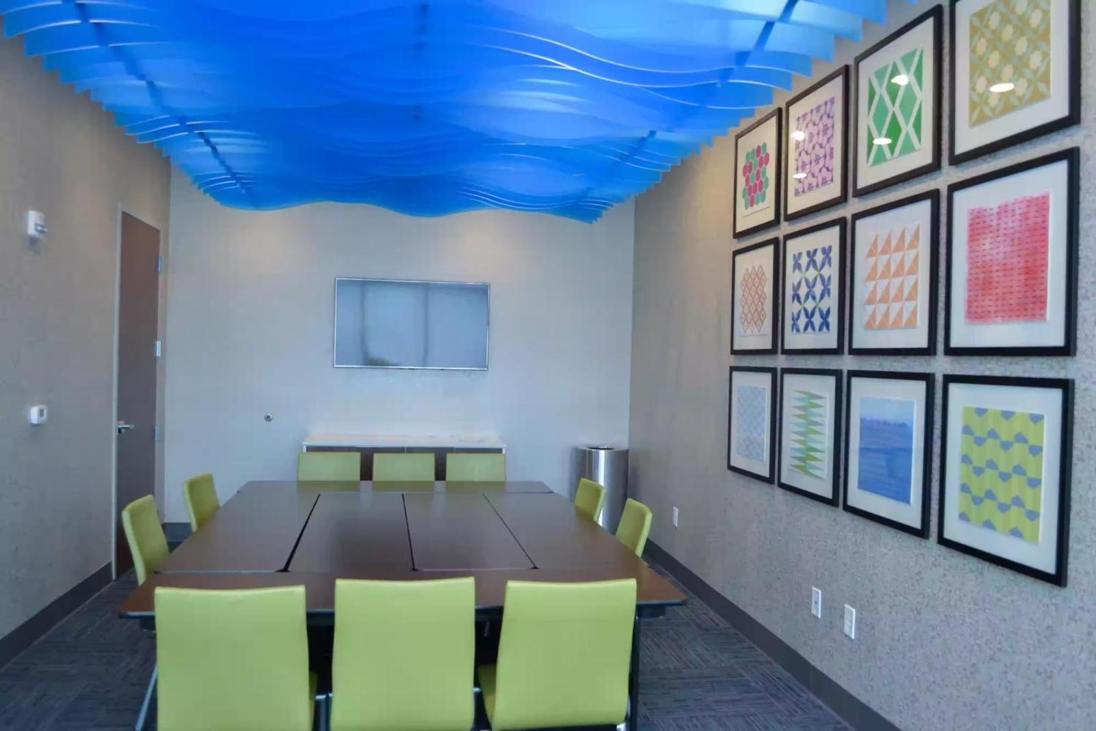 Holiday Inn Express & Suites Raleigh Airport - Brier Creek